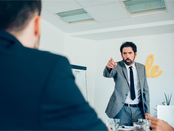 3 casos (algunos sancionables) que suelen darse cuando un Inspector de Trabajo visita la empresa y pregunta sobre el registro de control horario